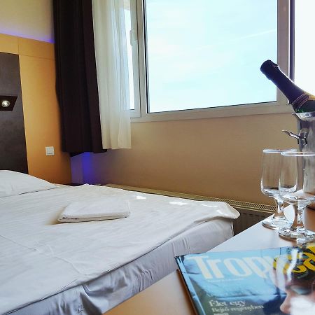 Hotel Pest Inn Boedapest Buitenkant foto