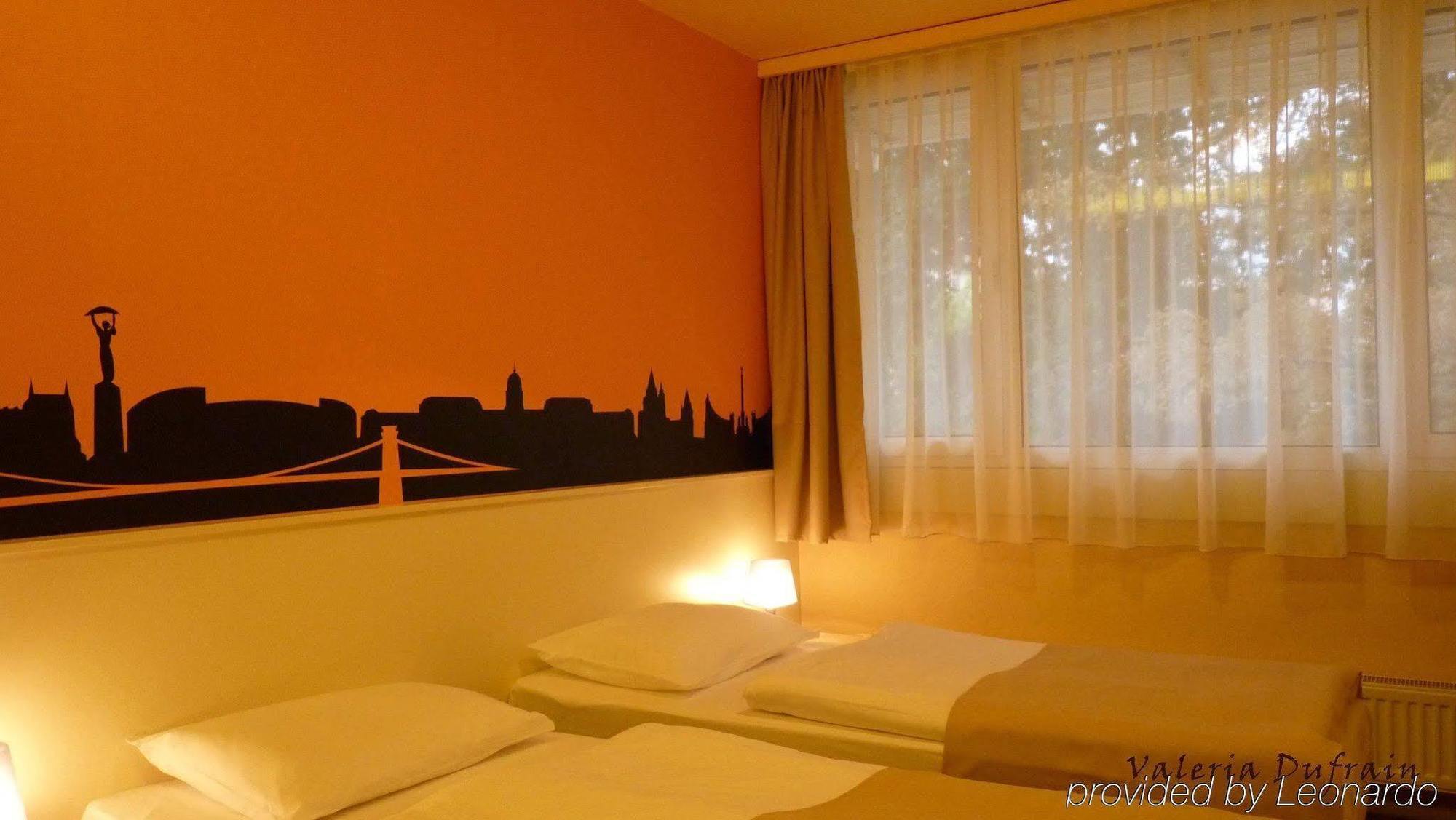 Hotel Pest Inn Boedapest Buitenkant foto