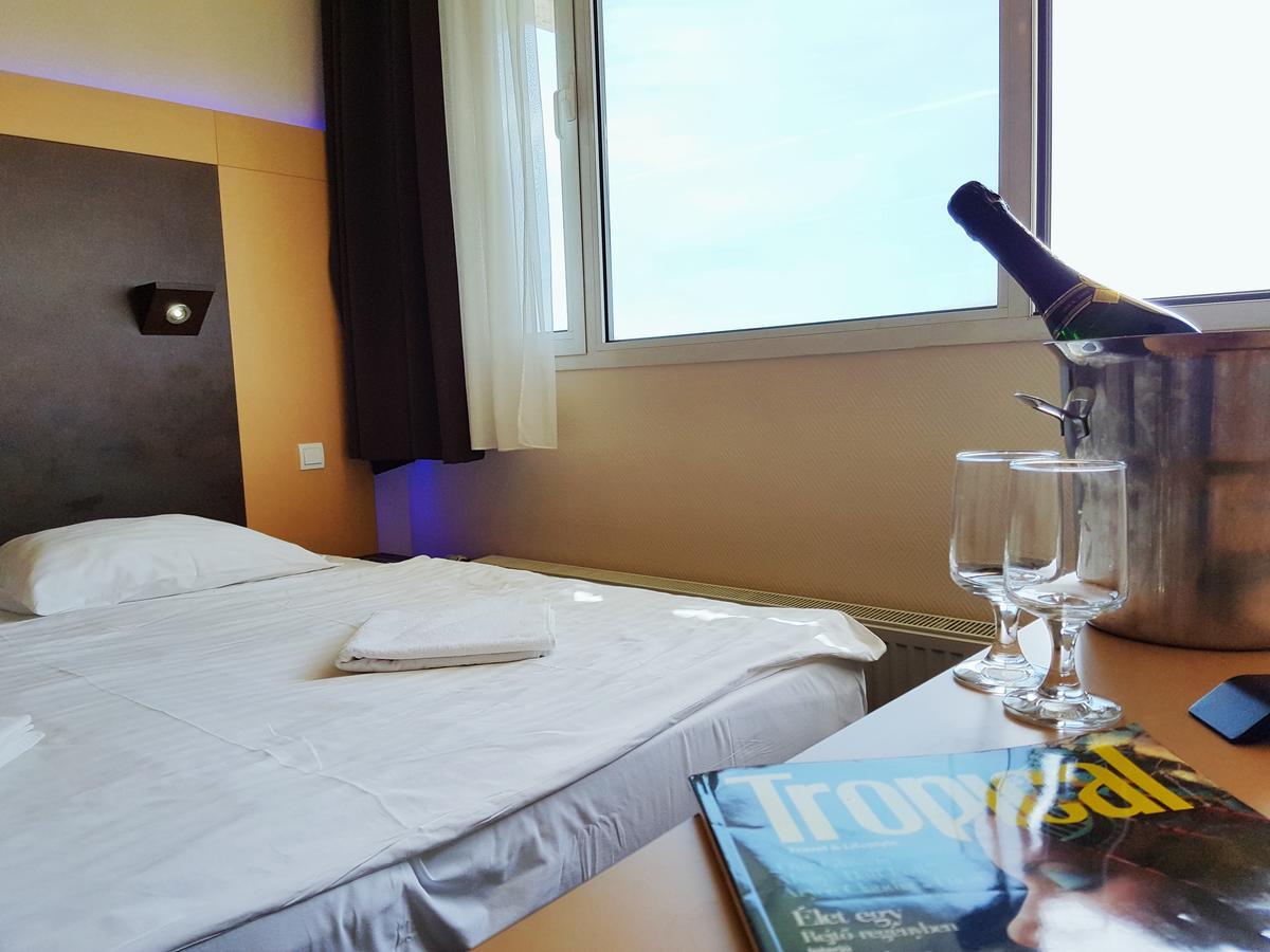 Hotel Pest Inn Boedapest Buitenkant foto