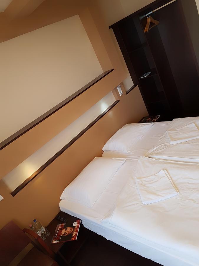 Hotel Pest Inn Boedapest Buitenkant foto