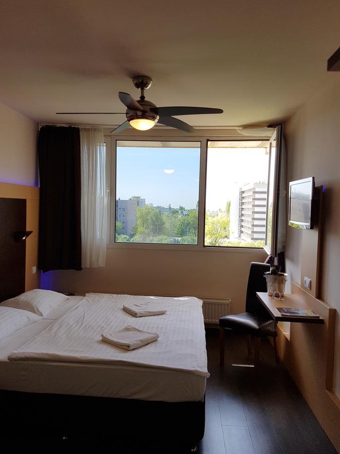 Hotel Pest Inn Boedapest Buitenkant foto