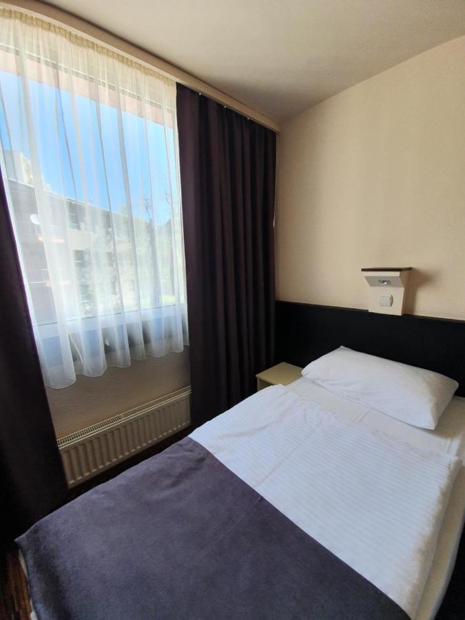Hotel Pest Inn Boedapest Buitenkant foto